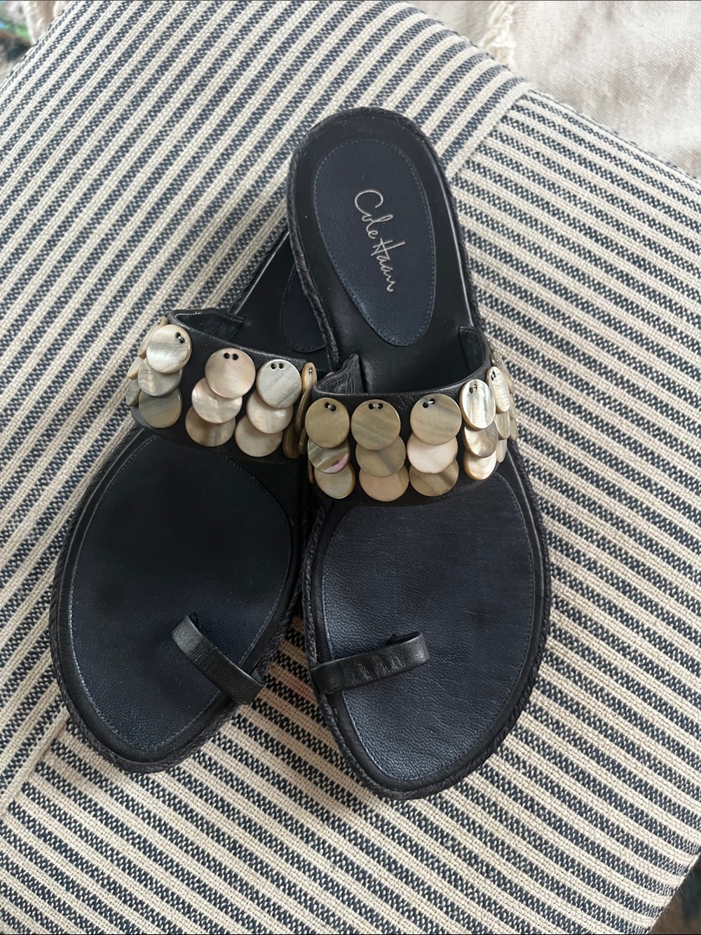 Cole Haan Black Leather Toe-Loop Sandals with Real Mother-of-Pearl Size 9